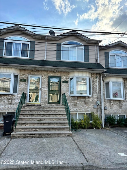 103 Lyceum Ct, Staten Island, NY 10310