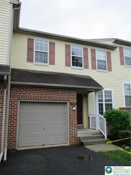 7721 Cross Creek Cir Unit 147, Breinigsville, PA 18031