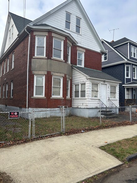 179 Read St, Bridgeport, CT 06607