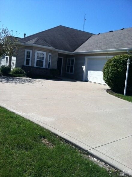 7424 Trotters Chase Ln, Fort Wayne, IN 46815