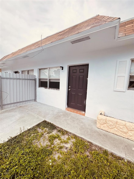 210 NE 40th St Unit 214, Oakland Park, FL 33334