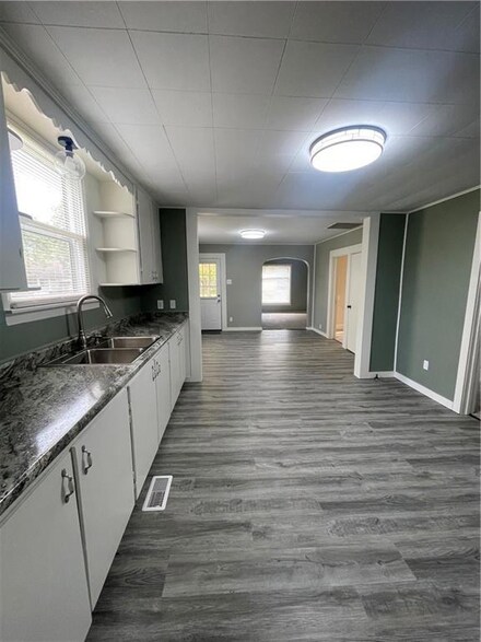 2901 Stevens Ave, Parsons, KS 67357