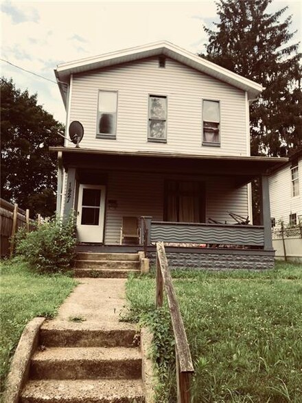 1421 2nd Ave, Beaver Falls, PA 15010
