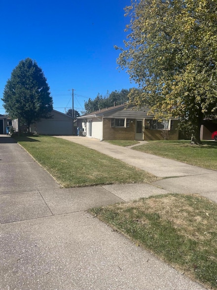 9326 Forrest Dr, Highland, IN 46322