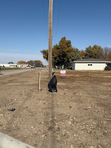 105 N St, Aurora, NE 68818