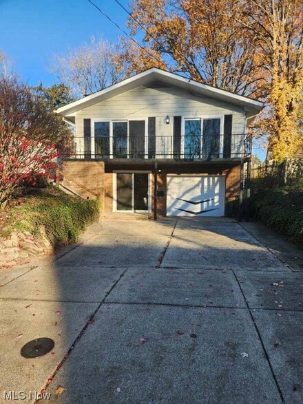 1401 Neptune Ave, Akron, OH 44301