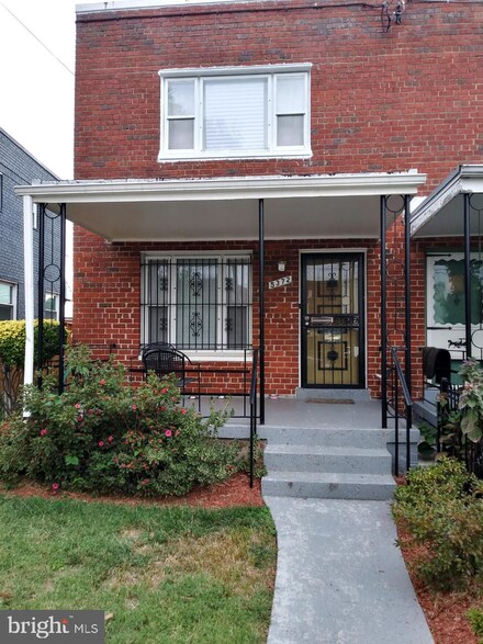 5372 Chillum Place NE, Washington, DC 20011