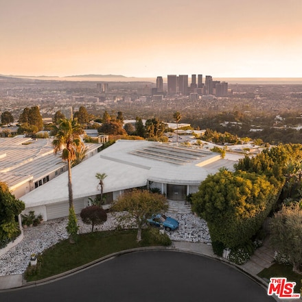 305 Trousdale Place, Beverly Hills, CA 90210