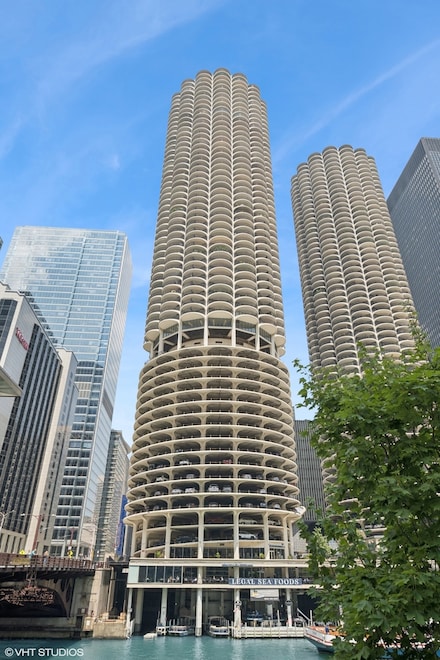 300 N State St Unit 2410, Chicago, IL 60654