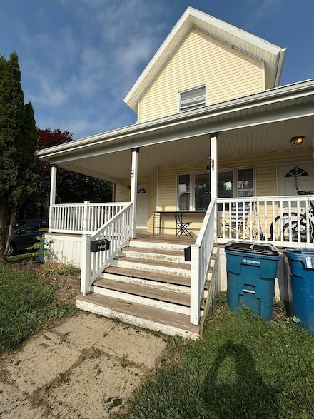 204 S West St, Angola, IN 46703