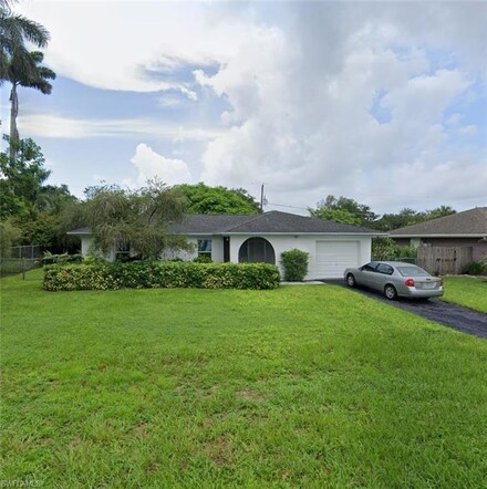 2147 51st Terrace SW, Naples, FL 34116