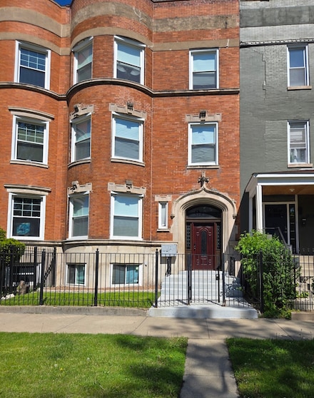4749 S Prairie Ave Unit 2, Chicago, IL 60615