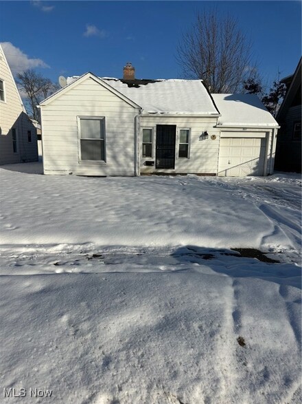 861 Valdes Ave, Akron, OH 44320