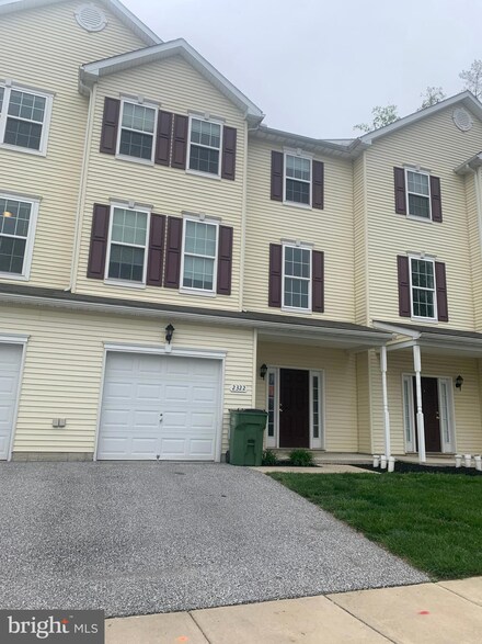 2322 Sunny Hill Cir, York, PA 17406