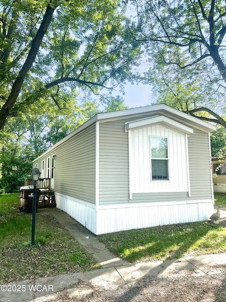 1132 Crestwood Dr, Lima, OH 45805