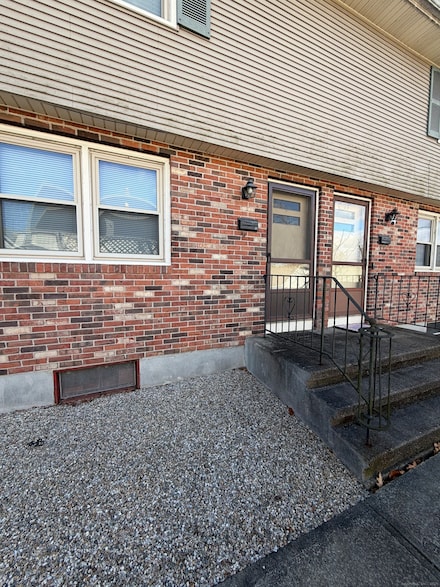 10 Crown St Unit 10, Bristol, CT 06010