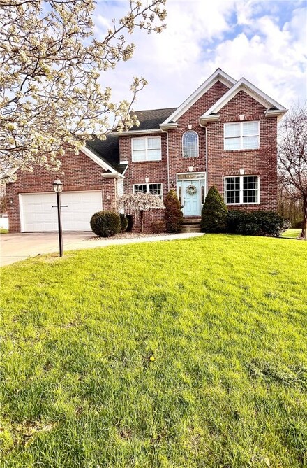 108 Fireside Dr, New Castle, PA 16105