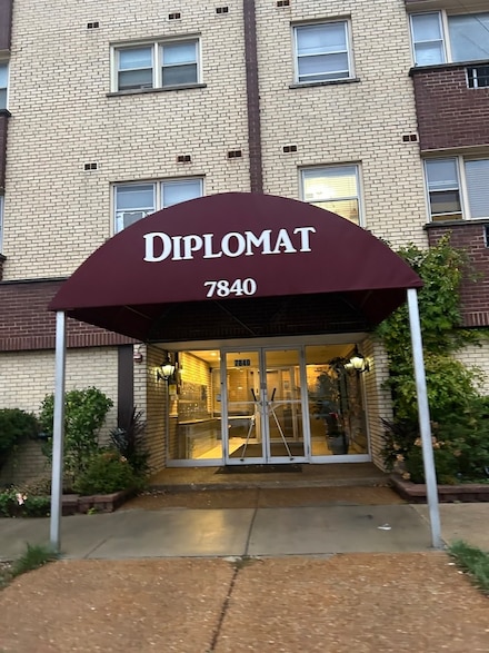 7840 W North Ave Unit 2K, Elmwood Park, IL 60707