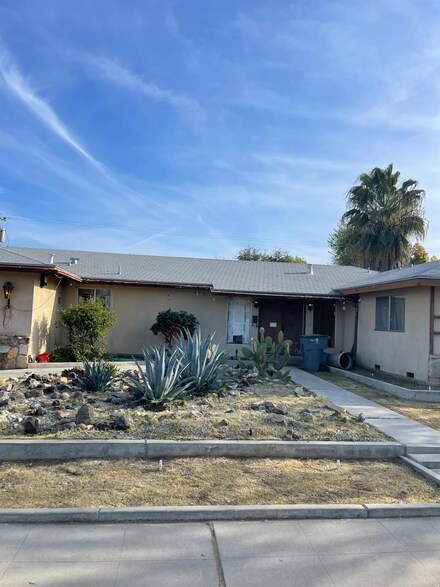 4870 E Clinton Ave, Fresno, CA 93703