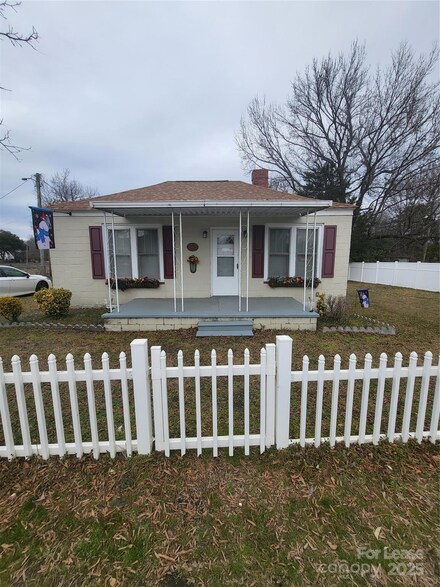13813 Holbrooks Rd, Huntersville, NC 28078