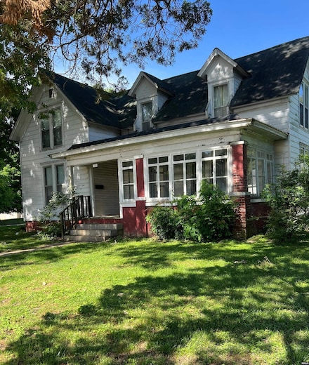 121 Sterling St, Martin, TN 38237