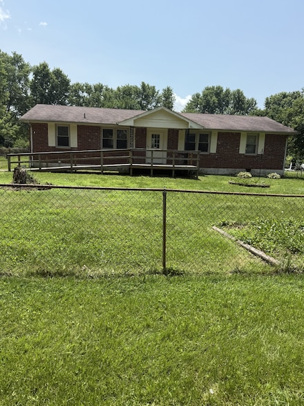 506 Gale Dr, Clarksville, TN 37040