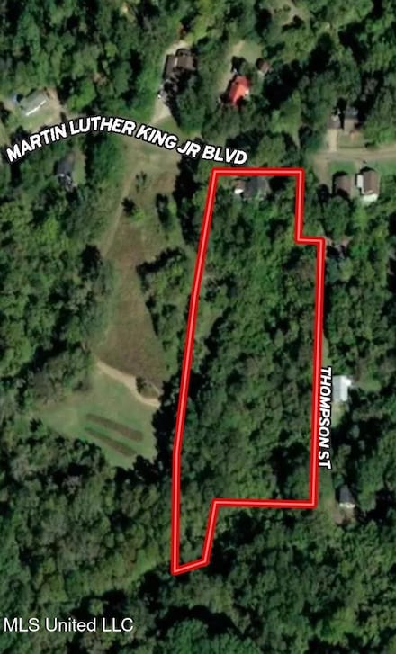 2004 Martin Luther King Junior Blvd, Vicksburg, MS 39183