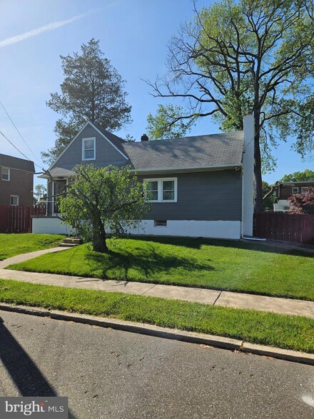 409 Broomall St, Folsom, PA 19033