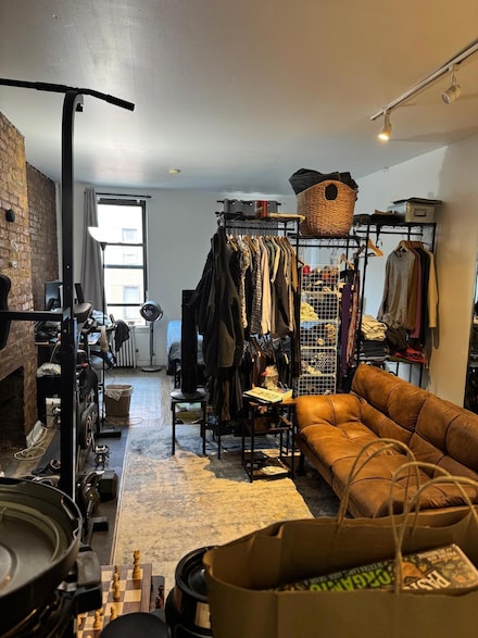 426 W 46th St Unit 2A, New York, NY 10036