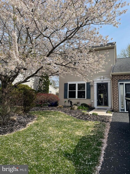 1701 Weeping Willow Ln Unit 51A, Dover, PA 17315