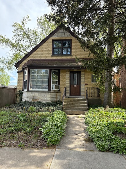 6015 Crain St, Morton Grove, IL 60053