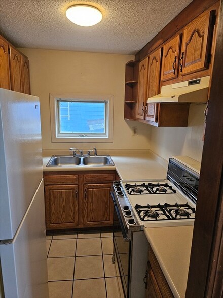 11 Cook St Unit 1 N, Fall River, MA 02724
