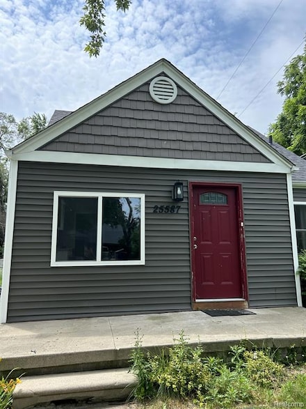 25587 Ivanhoe, Redford, MI 48239