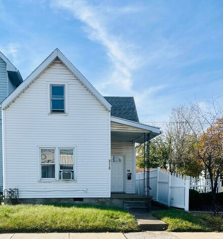 916 N 1st Ave, Evansville, IN 47710