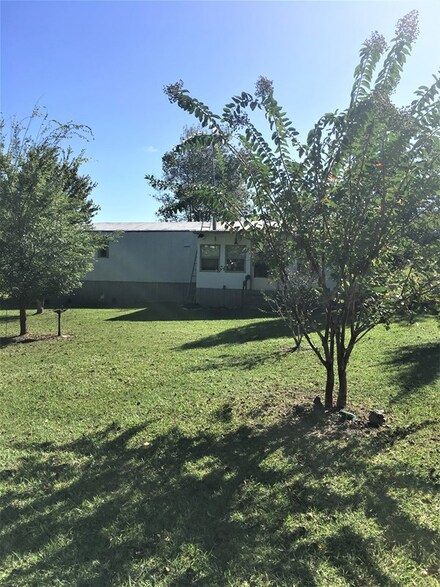 864 Register Rd, Adel, GA 31620