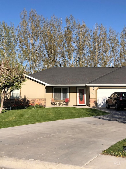 407 Page Cir, Burley, ID 83318