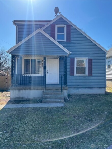 250 E Parkwood Dr, Dayton, OH 45405