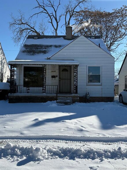 18090 Fenelon St, Detroit, MI 48234