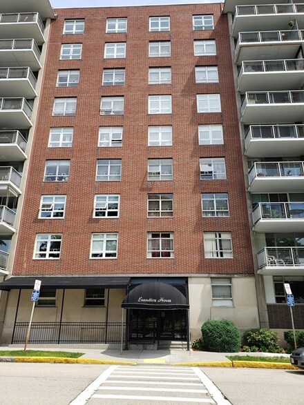 80 Salisbury St Unit 303, Worcester, MA 01609