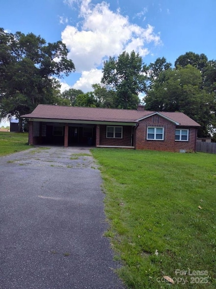 1635 36th Ave NE, Hickory, NC 28601