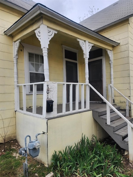 301 N Hampton St, Fort Worth, TX 76102