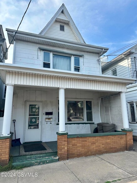 23 West Ave, Mount Carmel, PA 17851