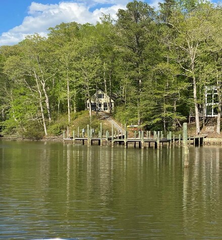 126 Holly Haven Rd, Weems, VA 22576