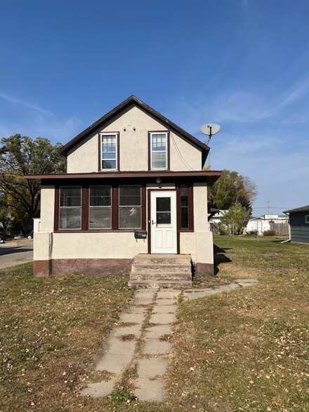 721 5th Ave E, Alexandria, MN 56308