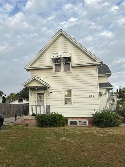 304 N 12th St, Norfolk, NE 68701
