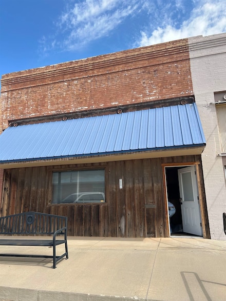 112 W Cherokee St, Medford, OK 73759