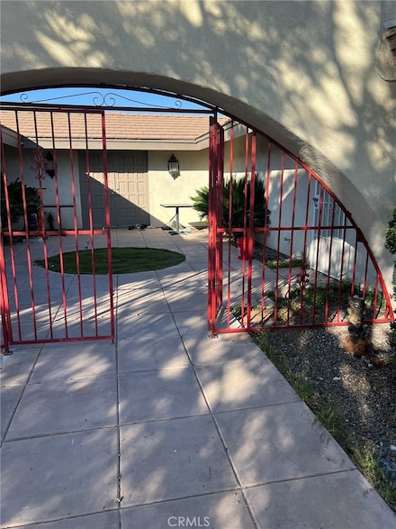 18530 Eucalyptus St Unit B, Hesperia, CA 92345