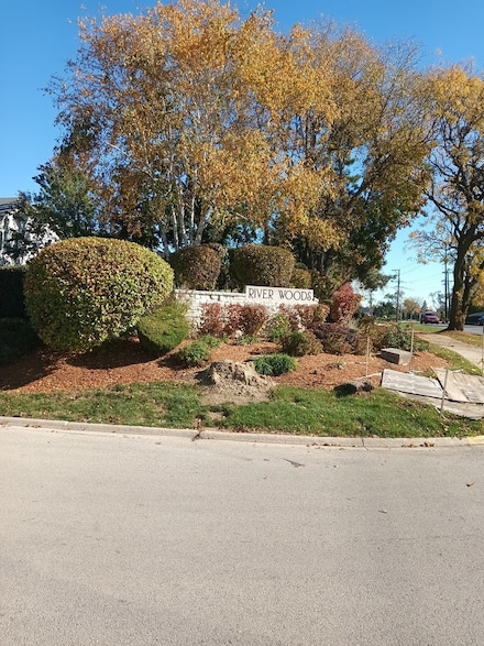 3 Merrimack Ct, Bolingbrook, IL 60440