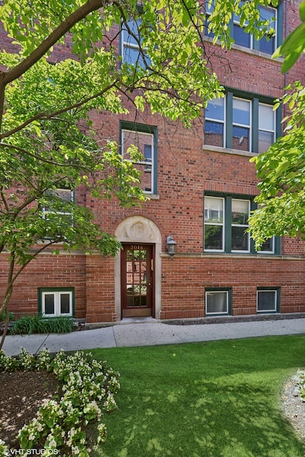 2018 N Burling St Unit 301, Chicago, IL 60614