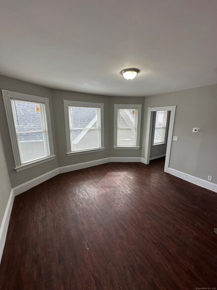 275 Brooks St Unit 2nd Floor, Bridgeport, CT 06608